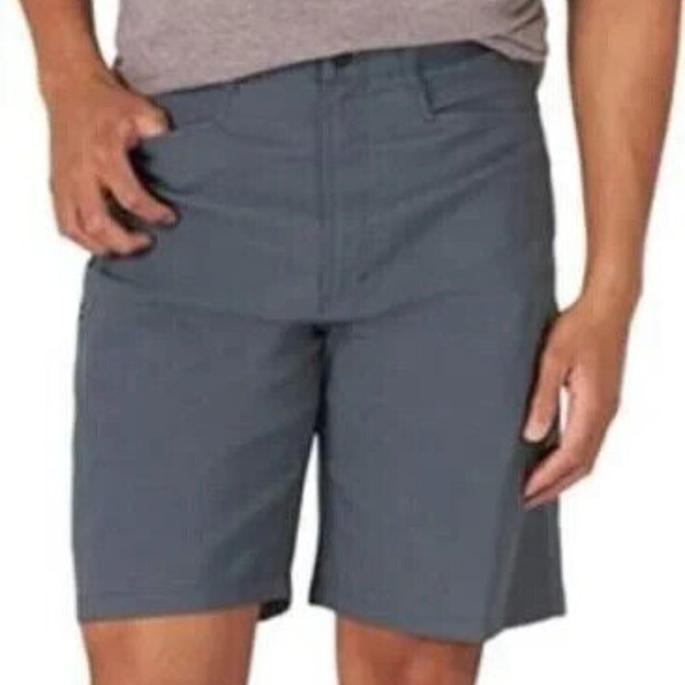 ✨✨ Wrangler Authentic's Men's Performance Comfort Flex Cargo Short Granite 46